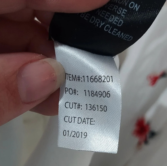 Torrid Ivory Floral Challis Off Shoulder Maxi Dress in Size 00 / M / 10 - Picture 14 of 14